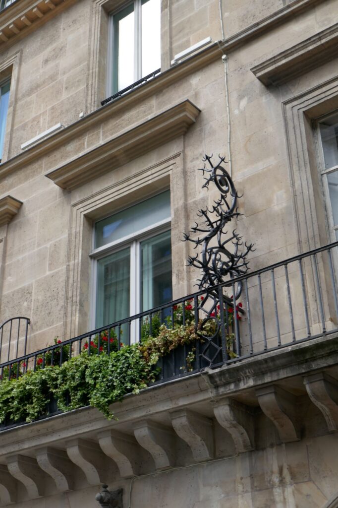 Stay off My Balcony Elegantly, Paris, June 19, 2019