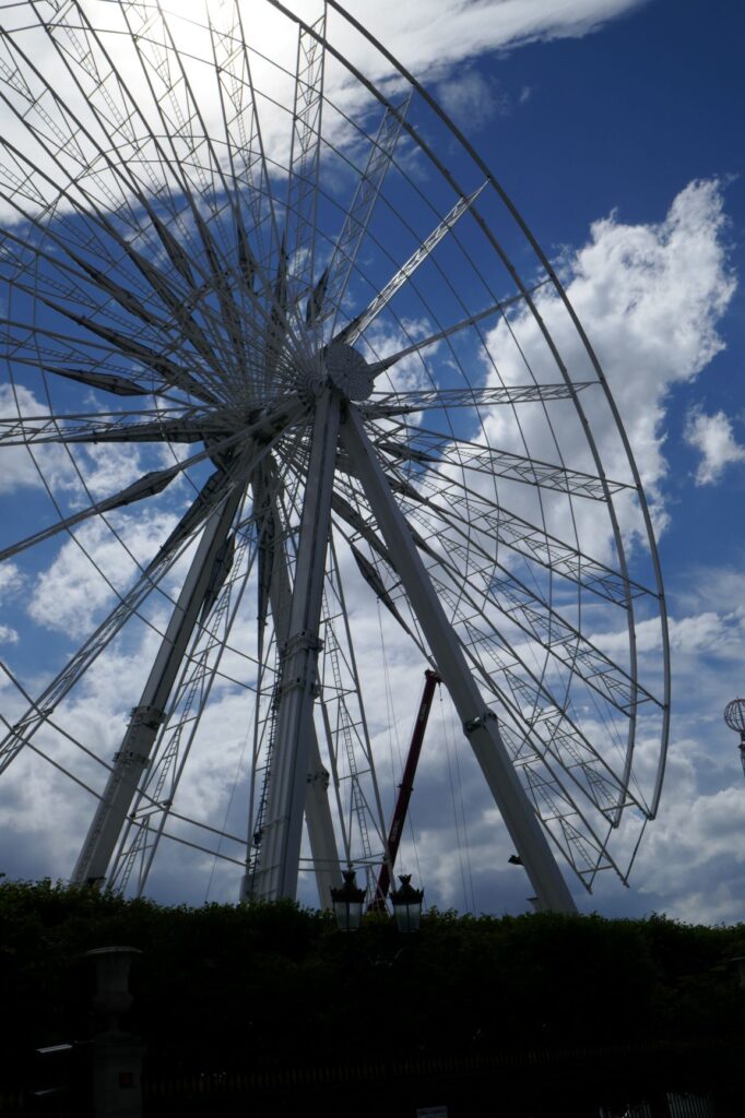 Assembling the Big Wheel at the Place de la Concorde, June 19, 2019