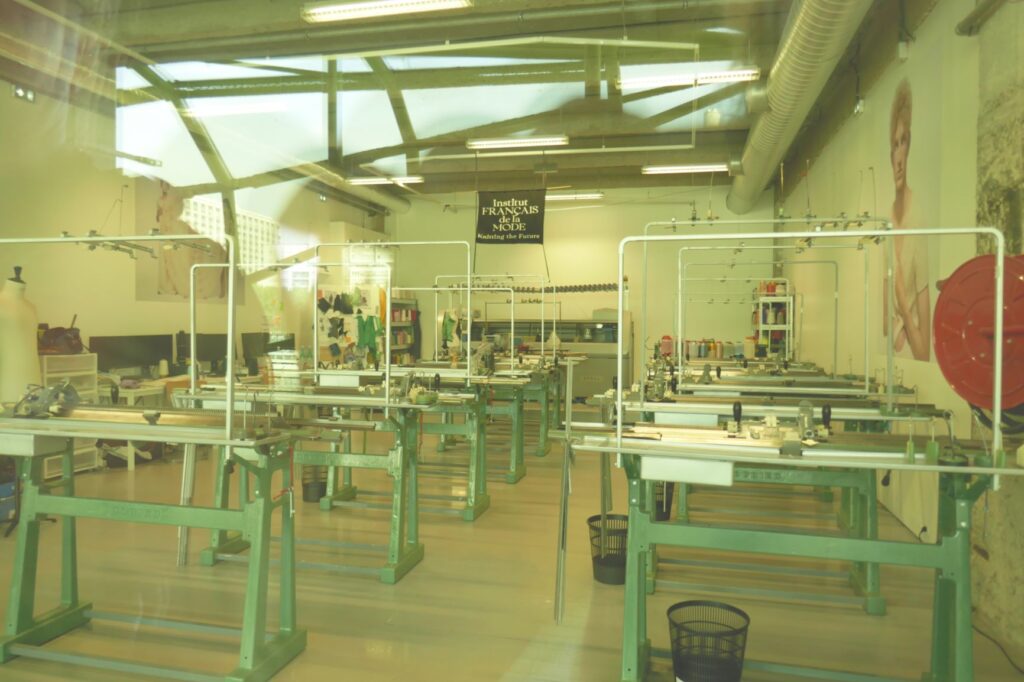 Knitting Machines in Paris, June 25, 2019